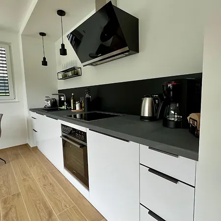 Elbling Apartment *